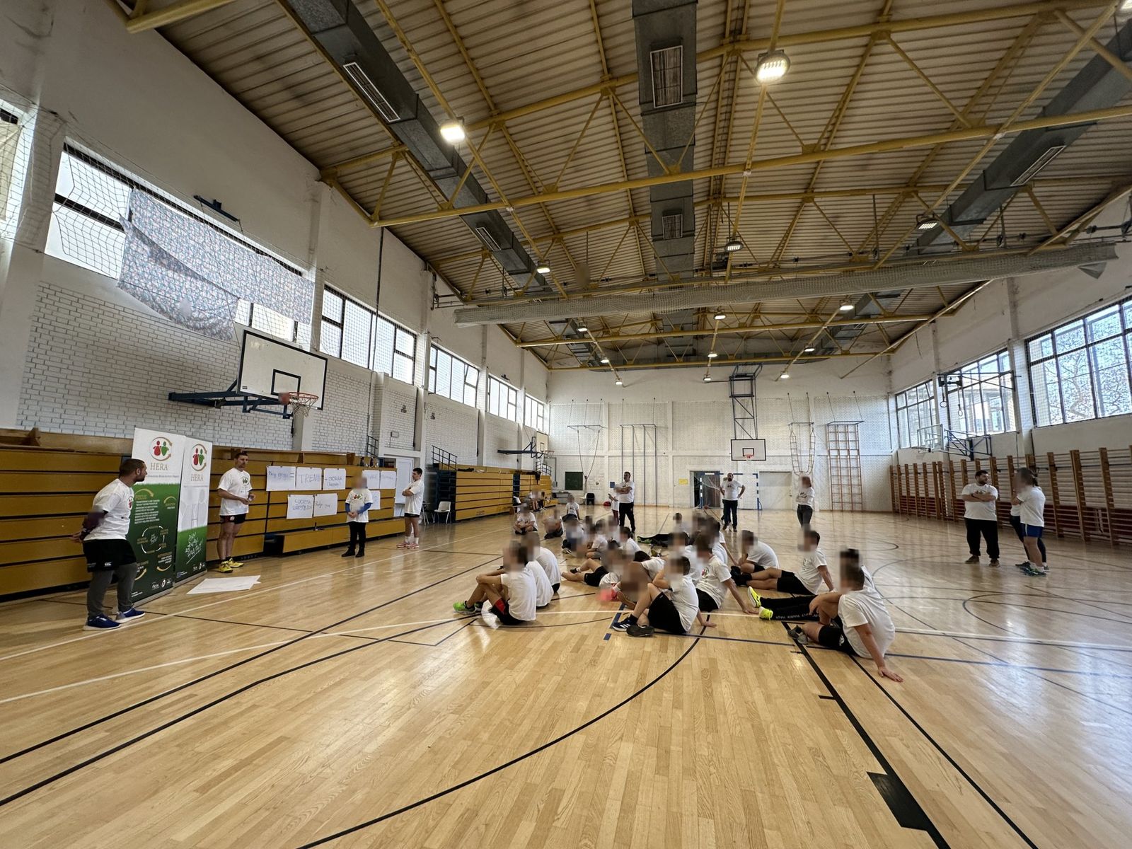 Třetí workshop v tělocvičně základní školy Bartola Kašiće v Záhřebu